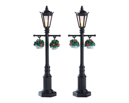 Lemax Old English lamp post, set of 2, B/O (4,5V)